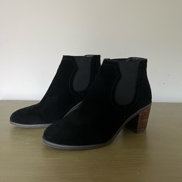Lucky Brand Black Suede Block Heel Ankle Boots Fall Booties - Picture 4 of 8